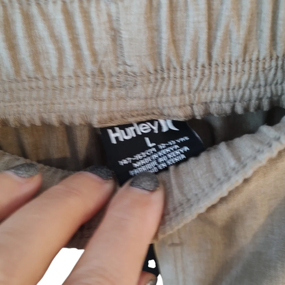 Hurley Tan and Black Shorts Size Large